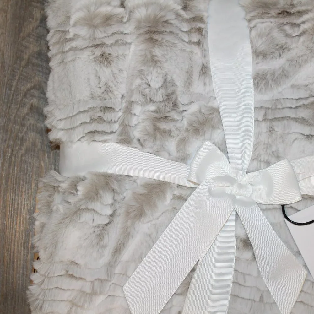 NWT UGG MARLI PLUSH 50 X 70‎ THROW BLANKET GRAY